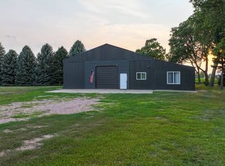 57345 892nd Rd, Wynot, NE 68792