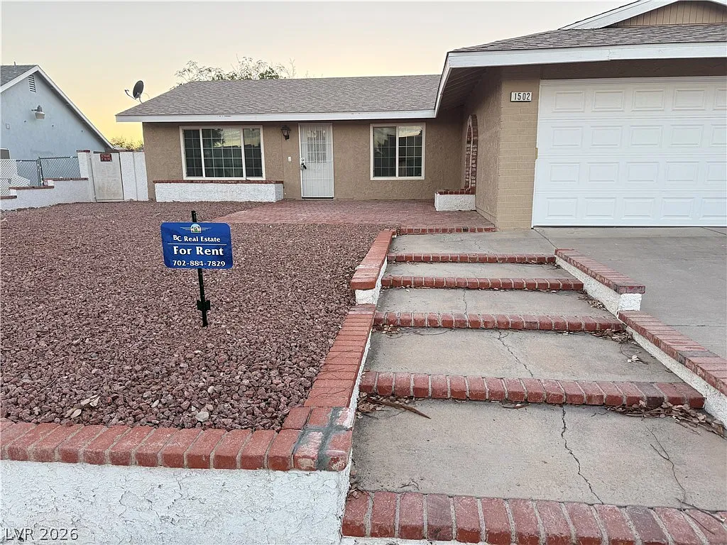 3 bed, 2.0 bath, 1231 sqft, $2,100 — Photo 3