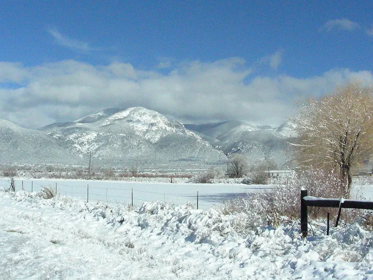 Coming home looking to El Salto from Blueberry Hill Road mesa.