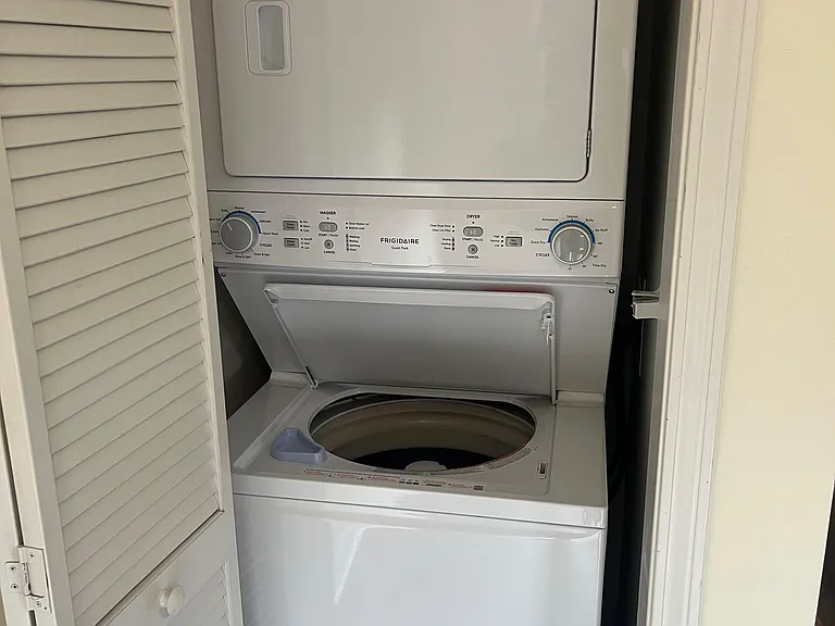 Washer/Dryer Laundry Unit