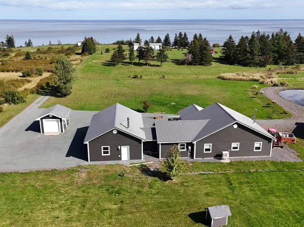26 Macmaster Ln, Pictou, NS B0K 1N0
