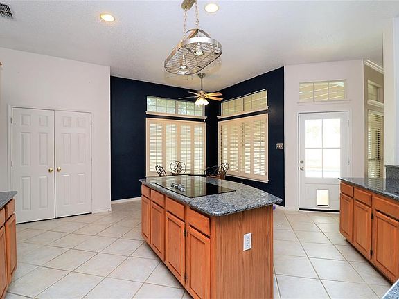 4th image of 2731 Olympia Dr