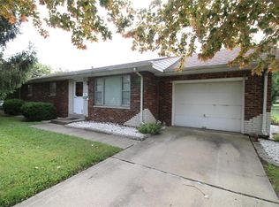 8 Nightingale Ct, Granite City, IL