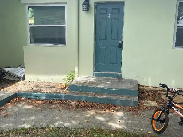 705 NE 3rd St #2, Hallandale, FL 33009