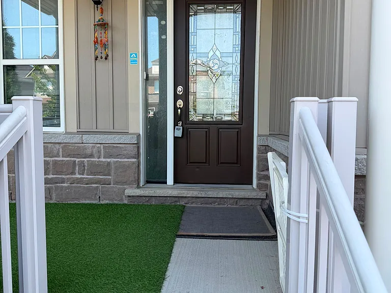 32 Ray Richards St — Photo 3
