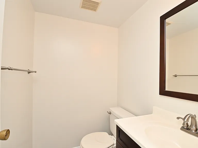 7775 Newington Woods Dr — Photo 26