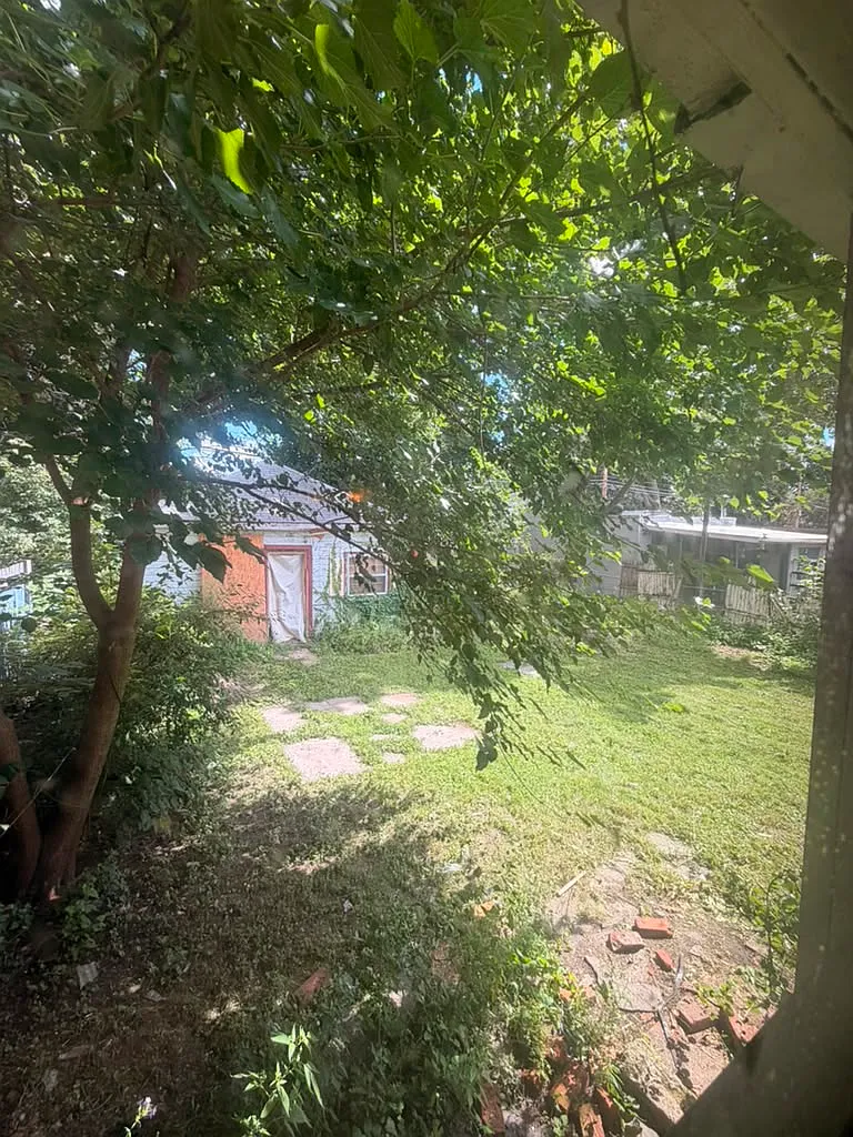 4 bed, 1000 sqft, $1,550 — Photo 2
