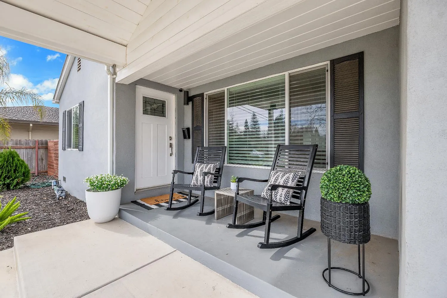 1405 Las Salinas Way photo 1