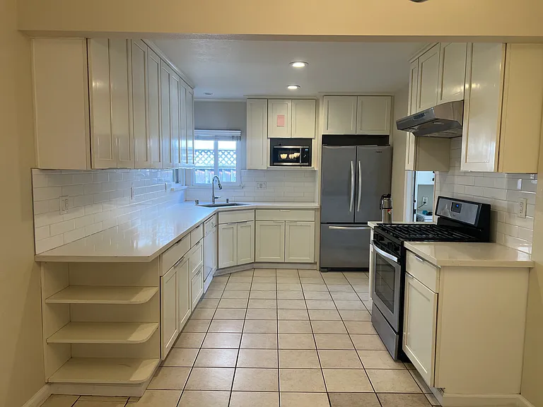 273 Staples Ave — Photo 6