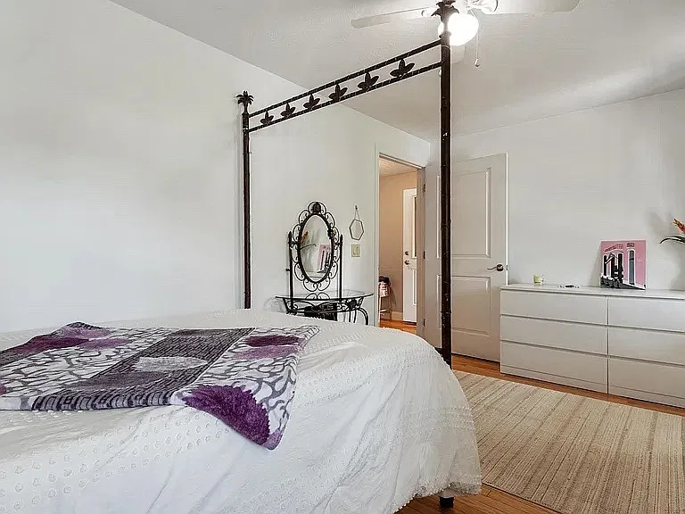 5 bed, 2094 sqft, $2,700 — Photo 4