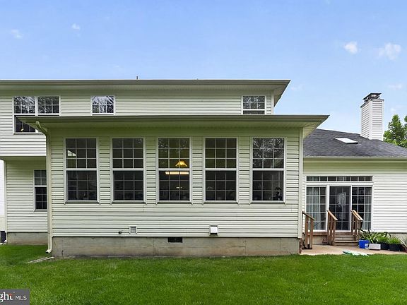 4th image of 31 Longfellow Ln