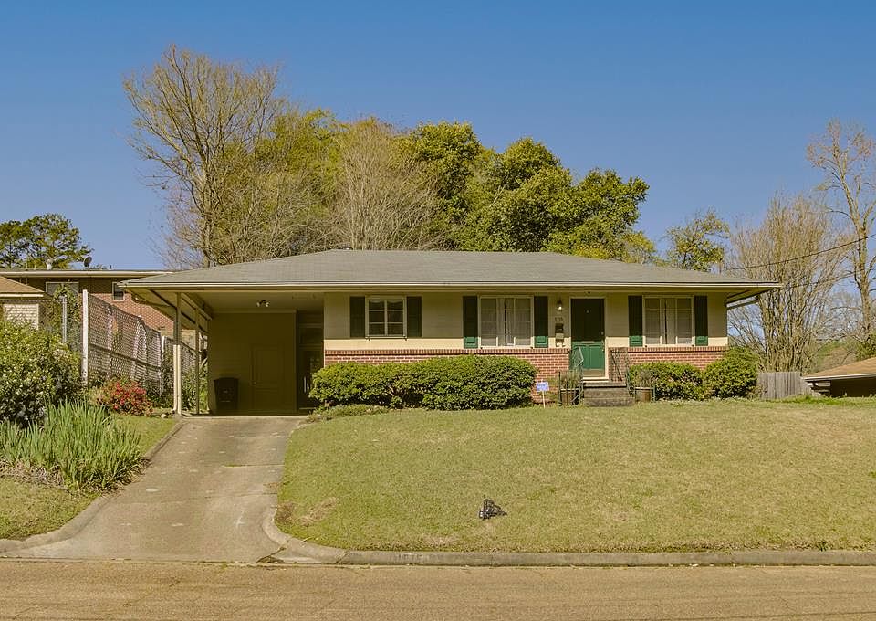 1st image of 1715 Eisenhower Dr