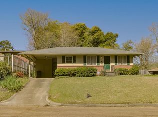 1715 Eisenhower Dr, Vicksburg, MS 39180