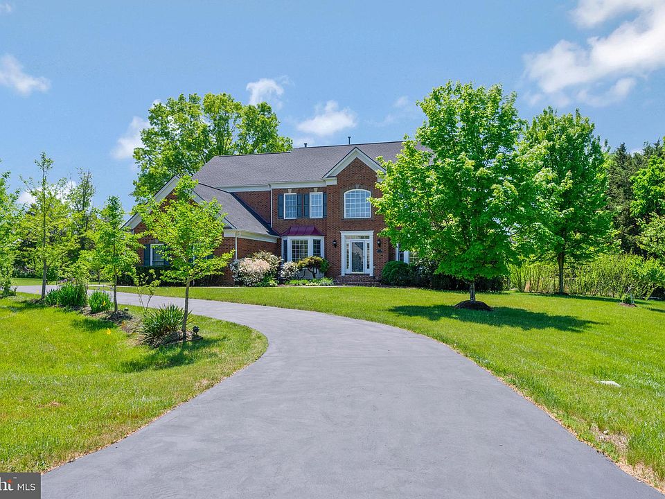 1st image of 6563 Hallissey Ct