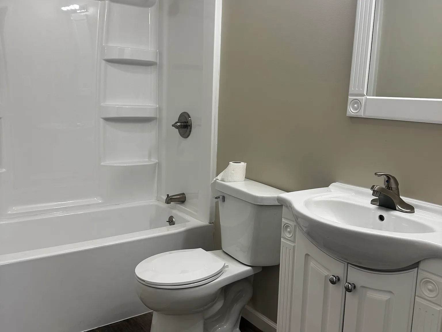 3 bed, 864 sqft, $1,375 — Photo 2