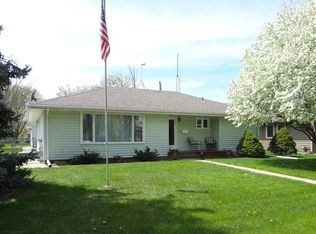 1701 Pine St, Yankton, SD 57078