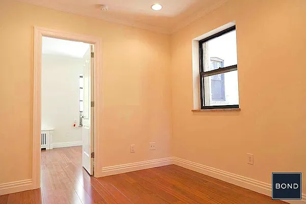 Rented by Bond New York | media 4