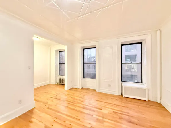 542 Pacific Street image 3 of 11