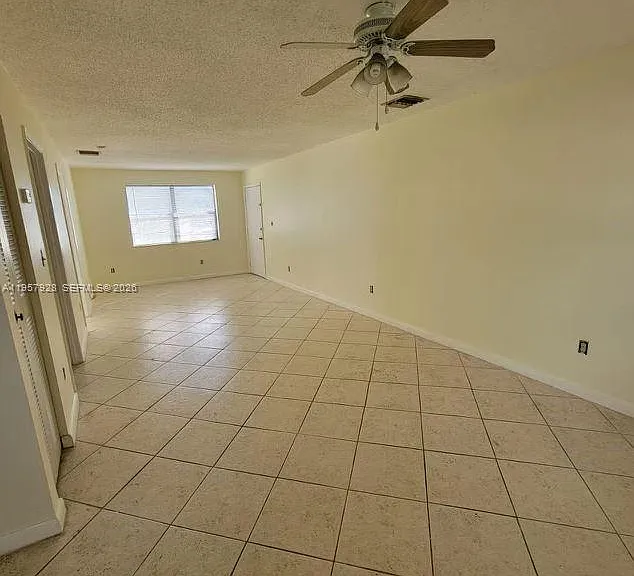 814 Finley Ct — Photo 3