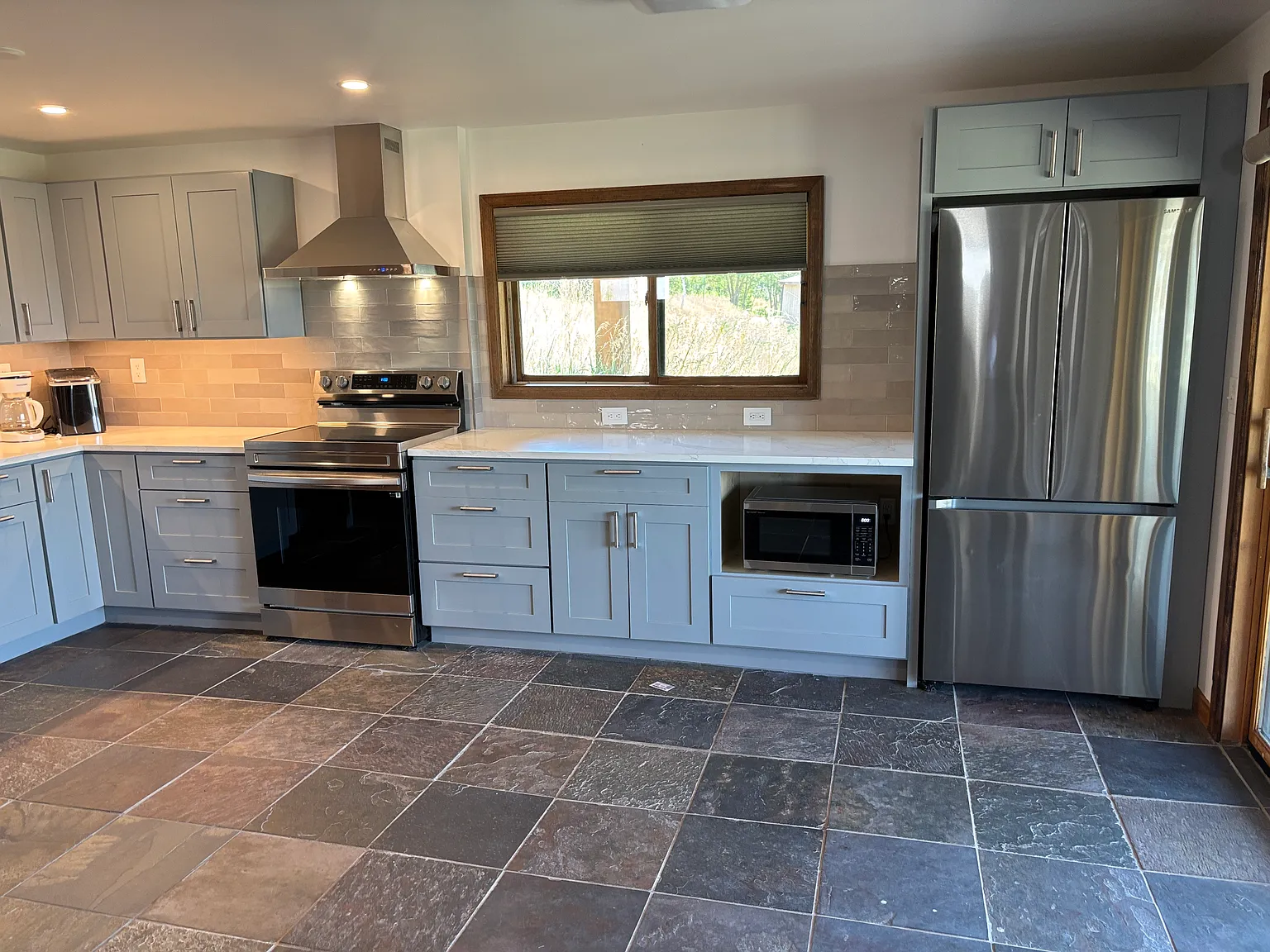 2 bed, 1000 sqft, $3,500 — Photo 3