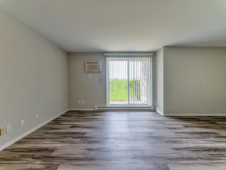 Glen Hills Apartments — Photo 10