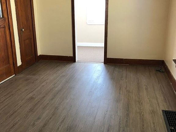 4th image of 1158 W 22nd St