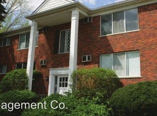 470 E Elmwood Ave APT 301, Clawson, MI 48017