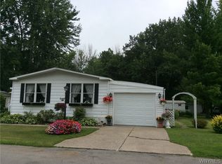 64 Aspen St, Akron, NY 14001