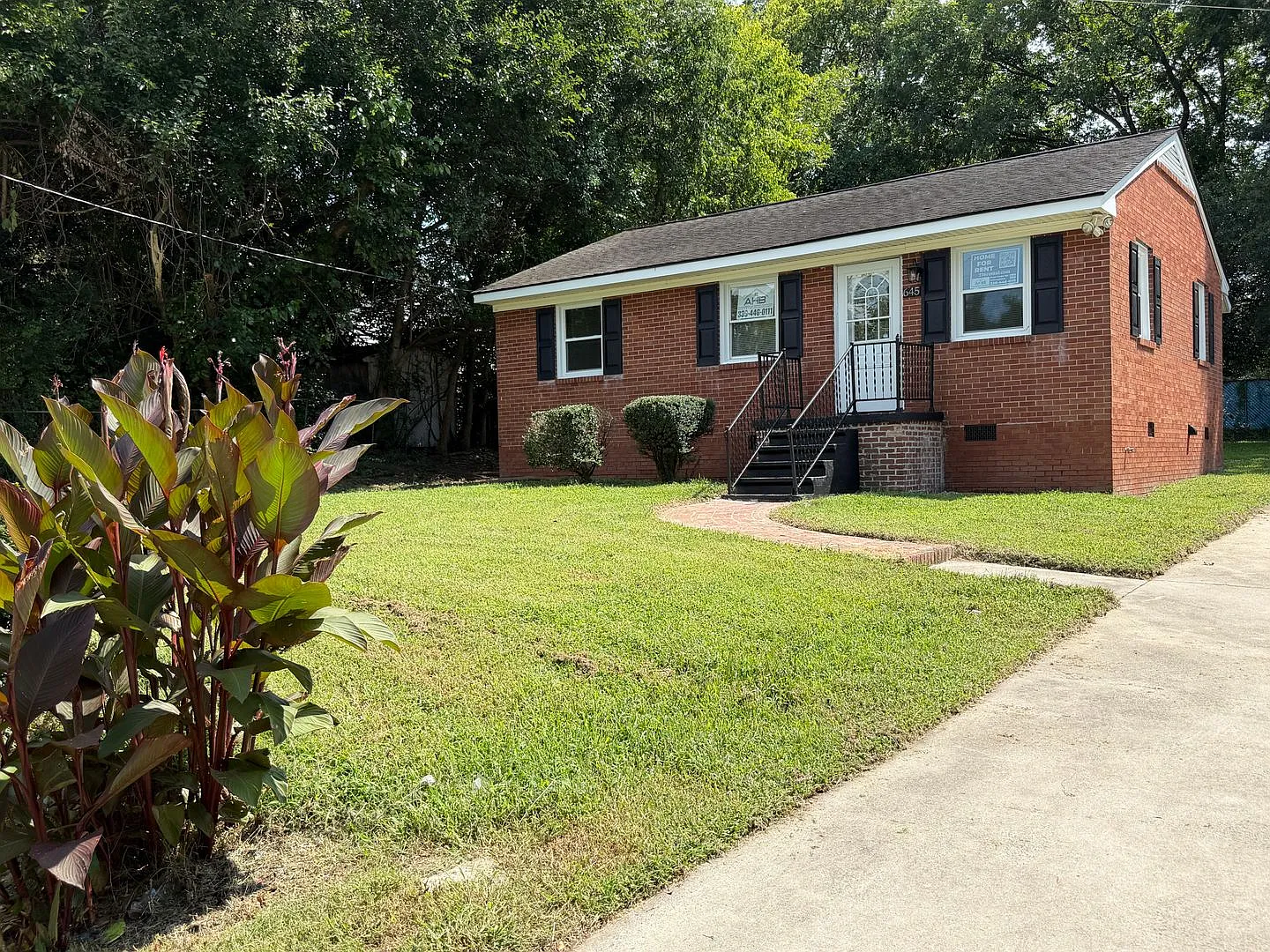 Newly Updated 3 Bedroom Brick Home in Burlington! — Photo 2