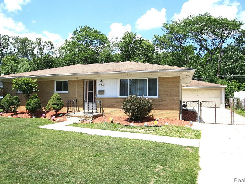 1st image of 32848 Winona St