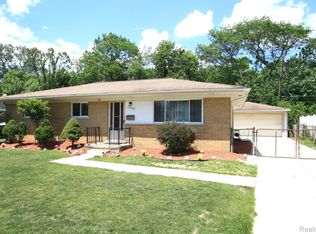 32848 Winona St, Westland, MI 48185