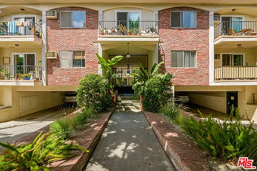 2803 Arizona Ave #8 Photo 1