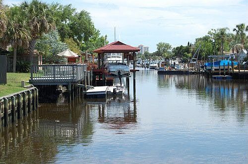 4th image of 4236 Seabreeze Dr