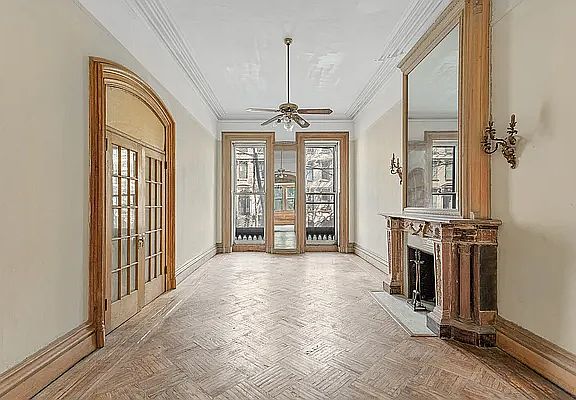 2nd image of 416A Grand Ave