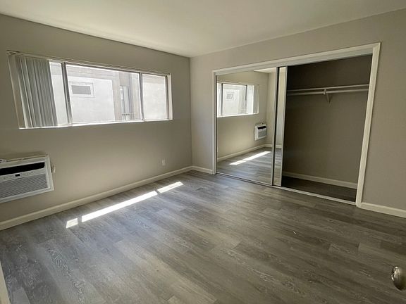 2nd image of 5354-1 Yarmouth Ave #6