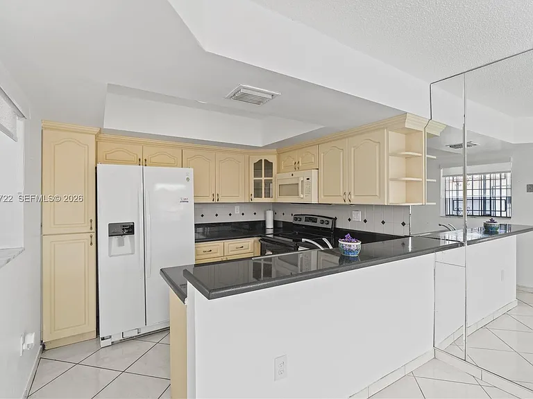 10877 NW 7th St #21-35 — Photo 12