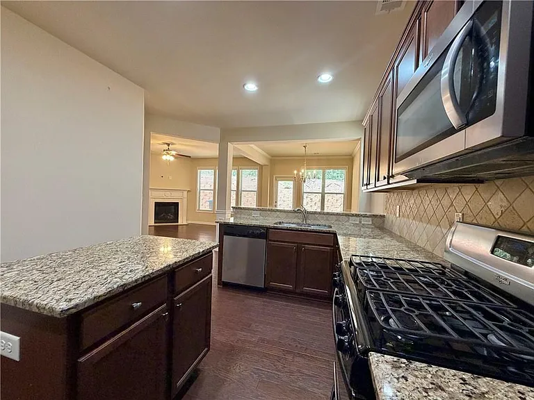 6215 Crested Moss Dr — Photo 10