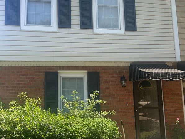 2403 Deodara Dr