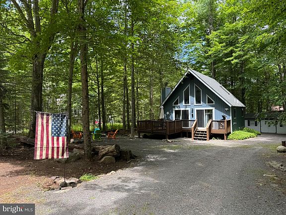 3rd image of 105 Moshannon Ct