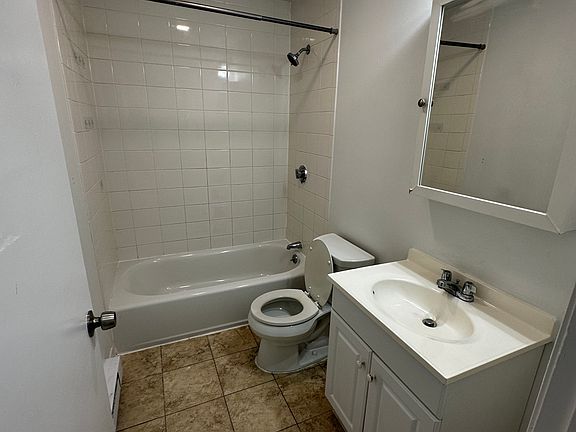 2nd image of 15 Patrick Henry St #6
