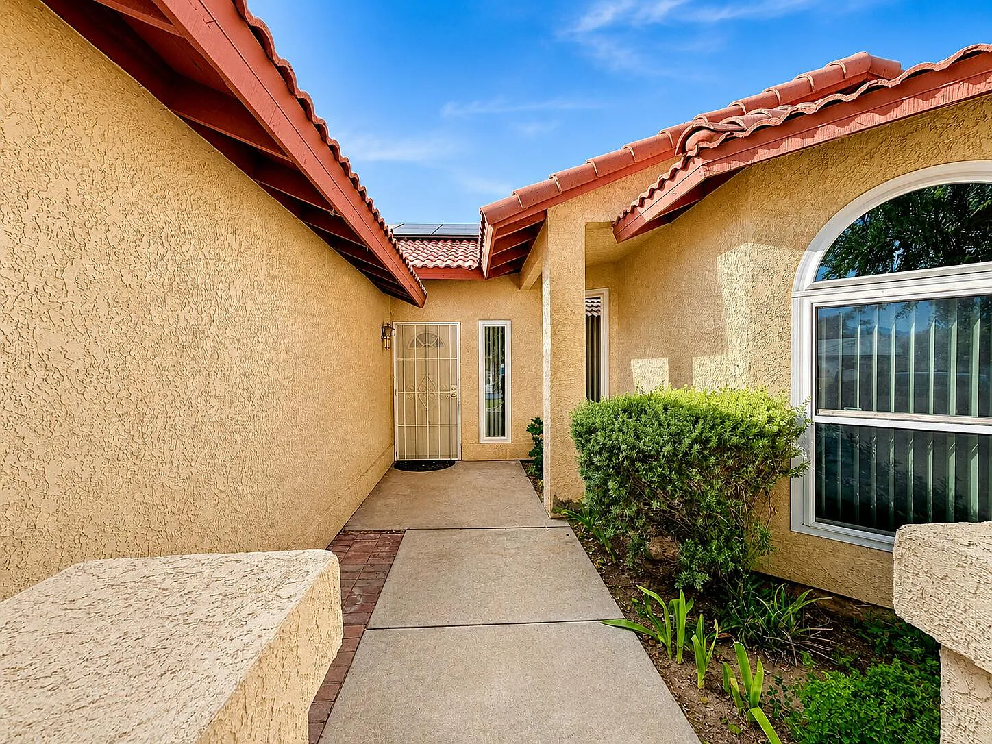3 bed, 1871 sqft, $3,200 — Photo 4