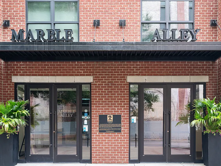 Marble Alley Lofts — Photo 30