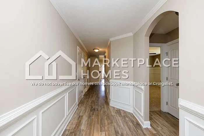 2467 Newbury Ave — Photo 4