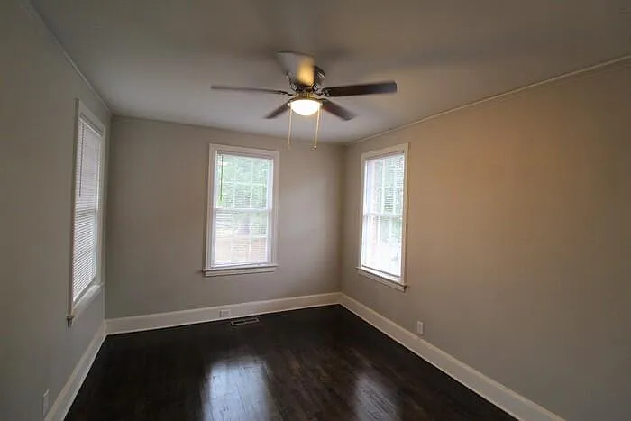 4551 Oxford Rd — Photo 16