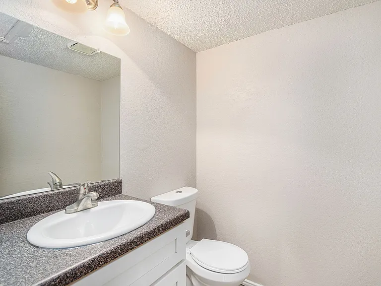 3301 Aurora St #D — Photo 15