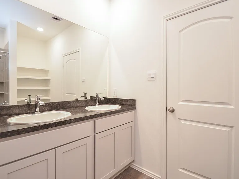 5778 Hampton Valley Dr — Photo 25