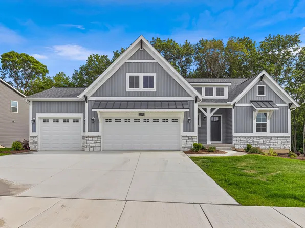 3275 Hollace Dr, Jenison, MI 49428
