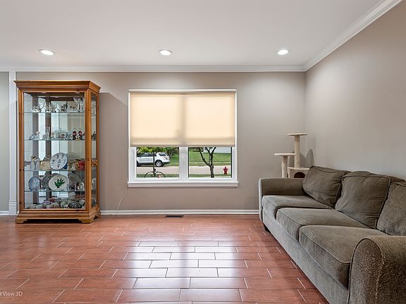 4th image of 2511 Crestview Dr