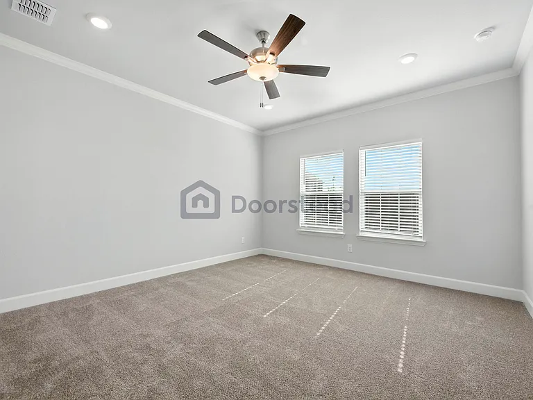 652 Parkside Dr — Photo 29
