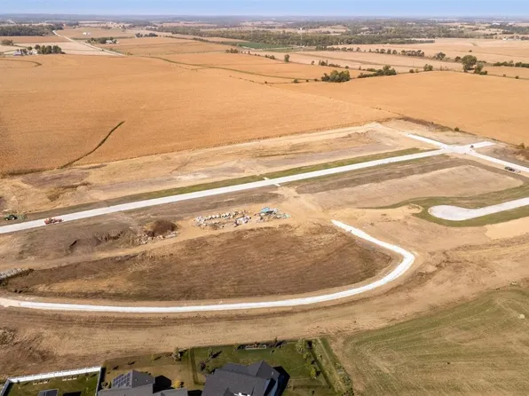 755 17th Ave S, Mount Vernon, IA 52314